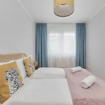 Apartment Convenient Mosiezna 7 By Renters *